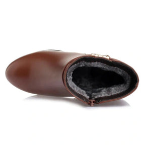 Bota Feminina em Couro Peluciada - Ella Chic